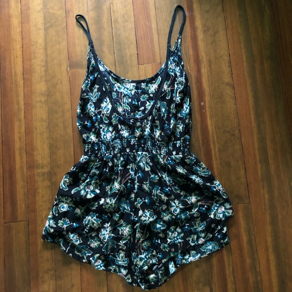 Urban Outfitters Floral Printed Romper - Picture 2 of 3